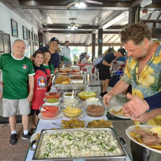 Buddy’s Bar & Grill Bangkok sponsored lunch at the annual VFW golf tournament in Banchang