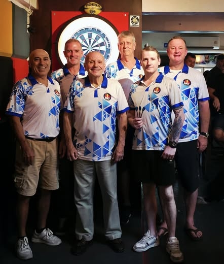 Buddy's Bar & Grill Bangkok has darts teams in the Bangkok Amateur Darts League (BAD)