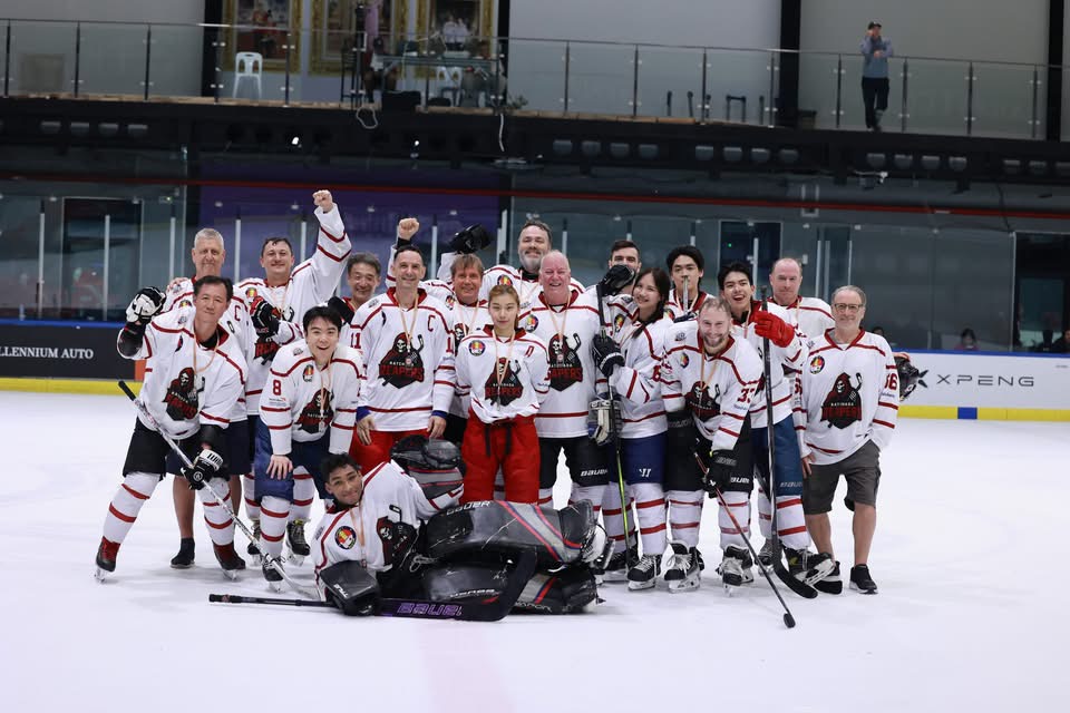 Buddy’s are sponsoring a team in the Flying Farangs Hockey League, The Ratchada Reapers